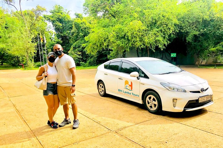 Professional Chauffeur Guide With Modern Vehicles - Photo 1 of 25